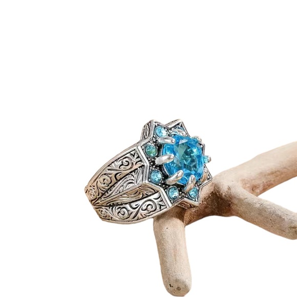 Turquoise Sapphire and Engraved Silver Ring - Picture 6 of 7